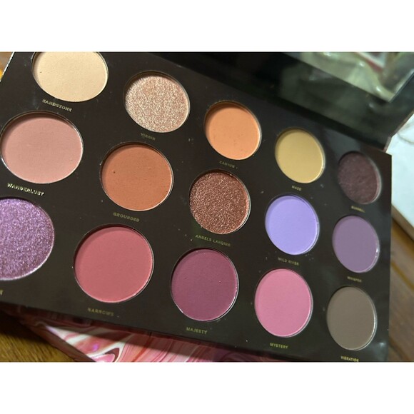 Hip Dot Eyeshadow Palette Bundle - Picture 3 of 4